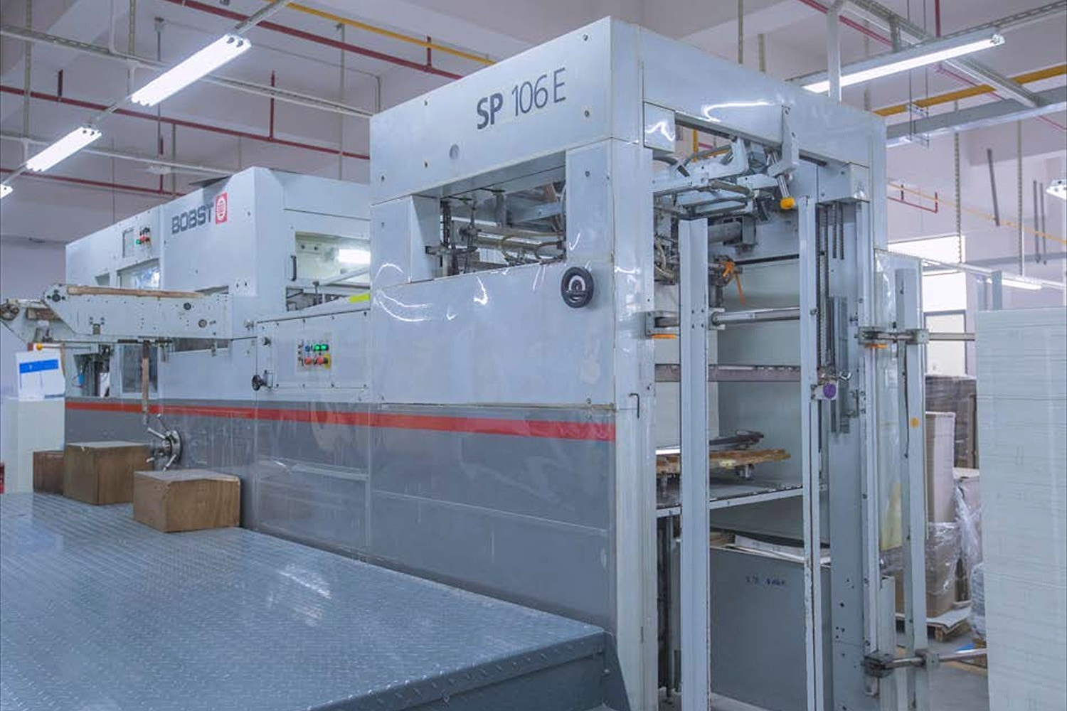 BOBST die-cutting equipment at the Dongguan factory
