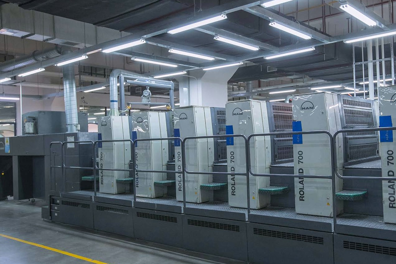 ROLAND offset printing press at the Dongguan factory
